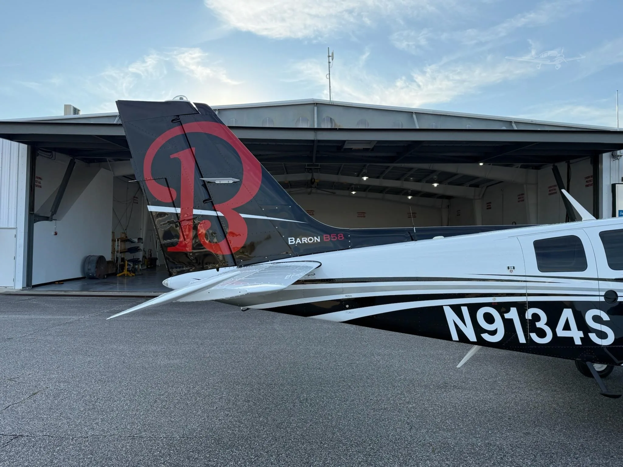 Exterior view of a 1976 BEECHCRAFT 58 BARON, N9134S.