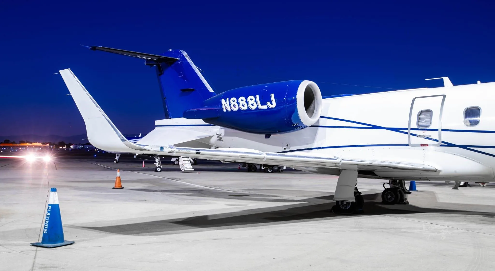 Exterior view of a 2001 LEARJET 60, N888LJ.