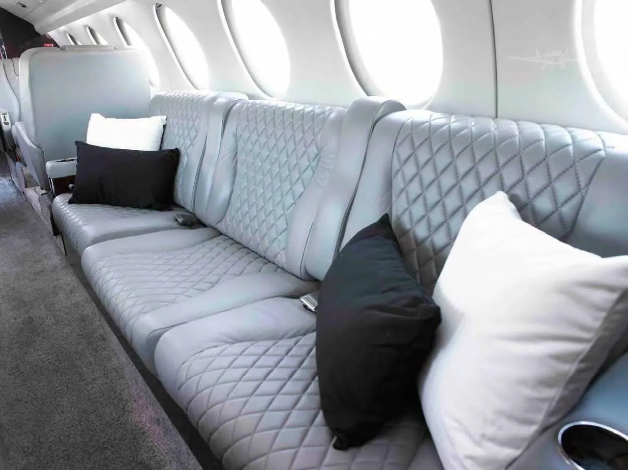 Cabin interior of a 1993 DASSAULT FALCON 50.
