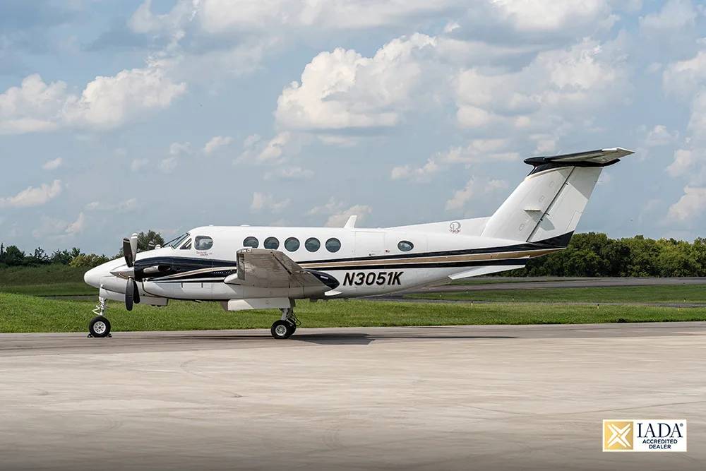 Exterior view of a 1995 Beechcraft B200, N3051K.