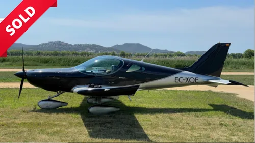 Exterior view of a 1992 Grumman american general ag 5b tiger.