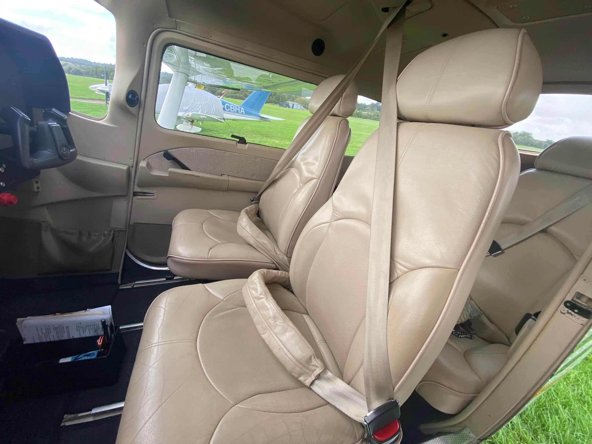 Cabin interior of a 2007 Cessna 182T Skylane.