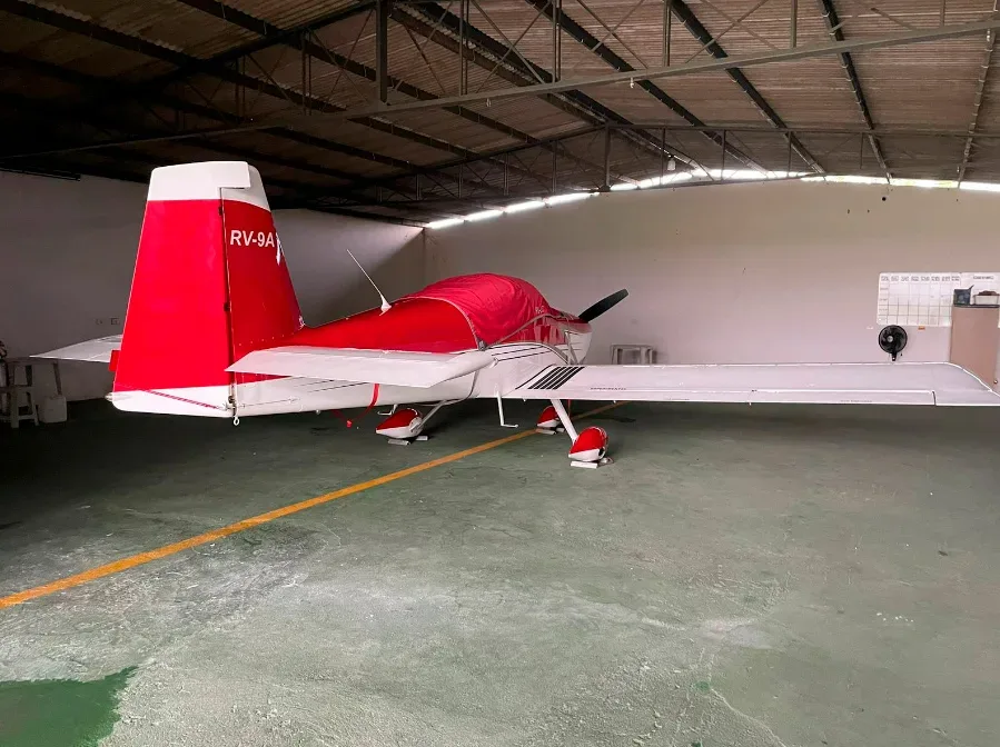 Exterior view of a 2010 Vans Aircraft RV-9A.