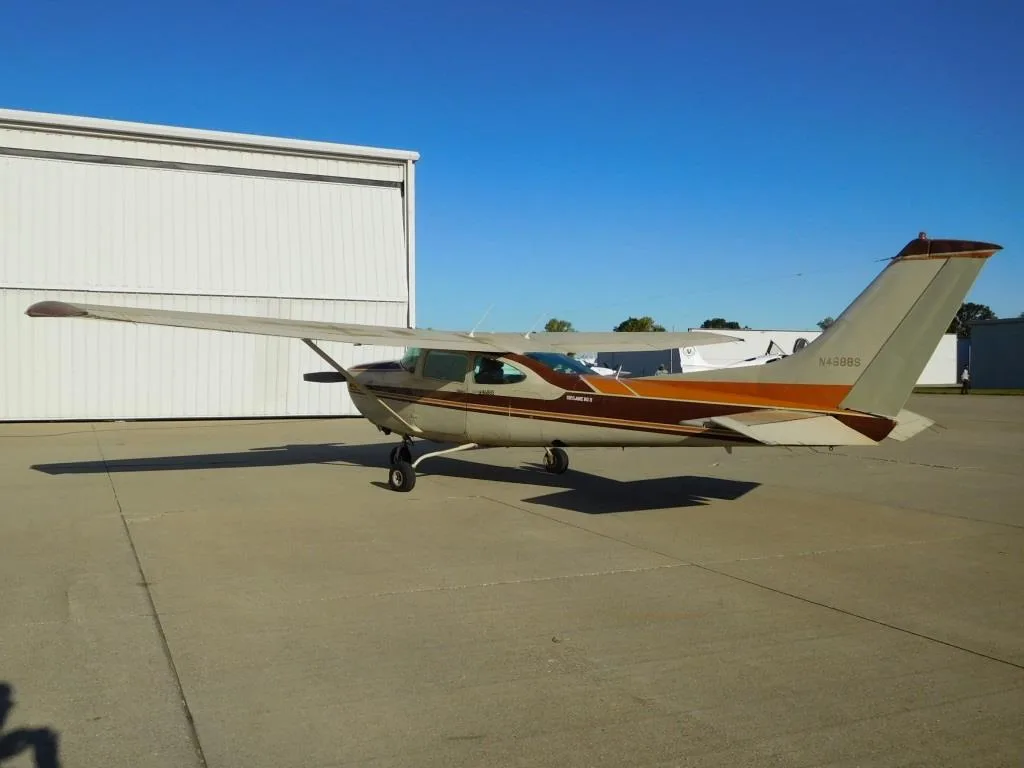 Exterior view of a 1980 Cessna 182RG- N4688S Aircraft.