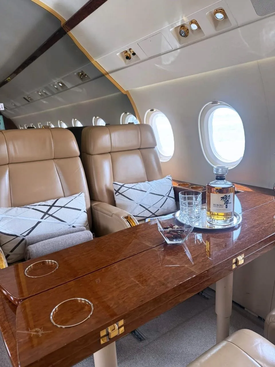 Cabin interior of a 2010 DASSAULT FALCON 900EX EASY.