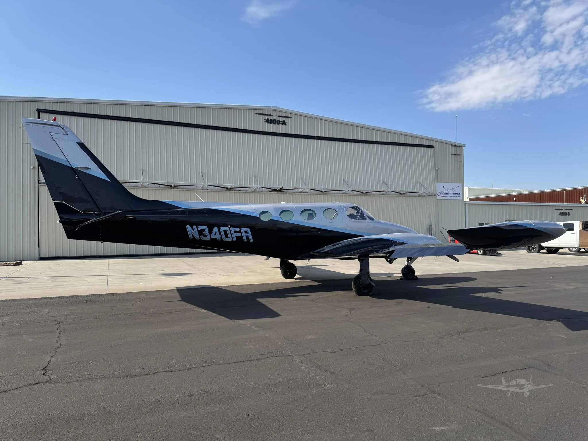 Exterior view of a 1976 CESSNA 340A, N340FR.