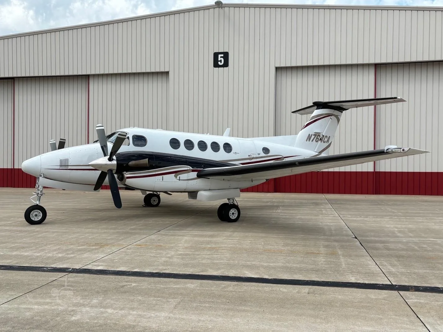 N764CA - 1991 Beechcraft King AIR B200