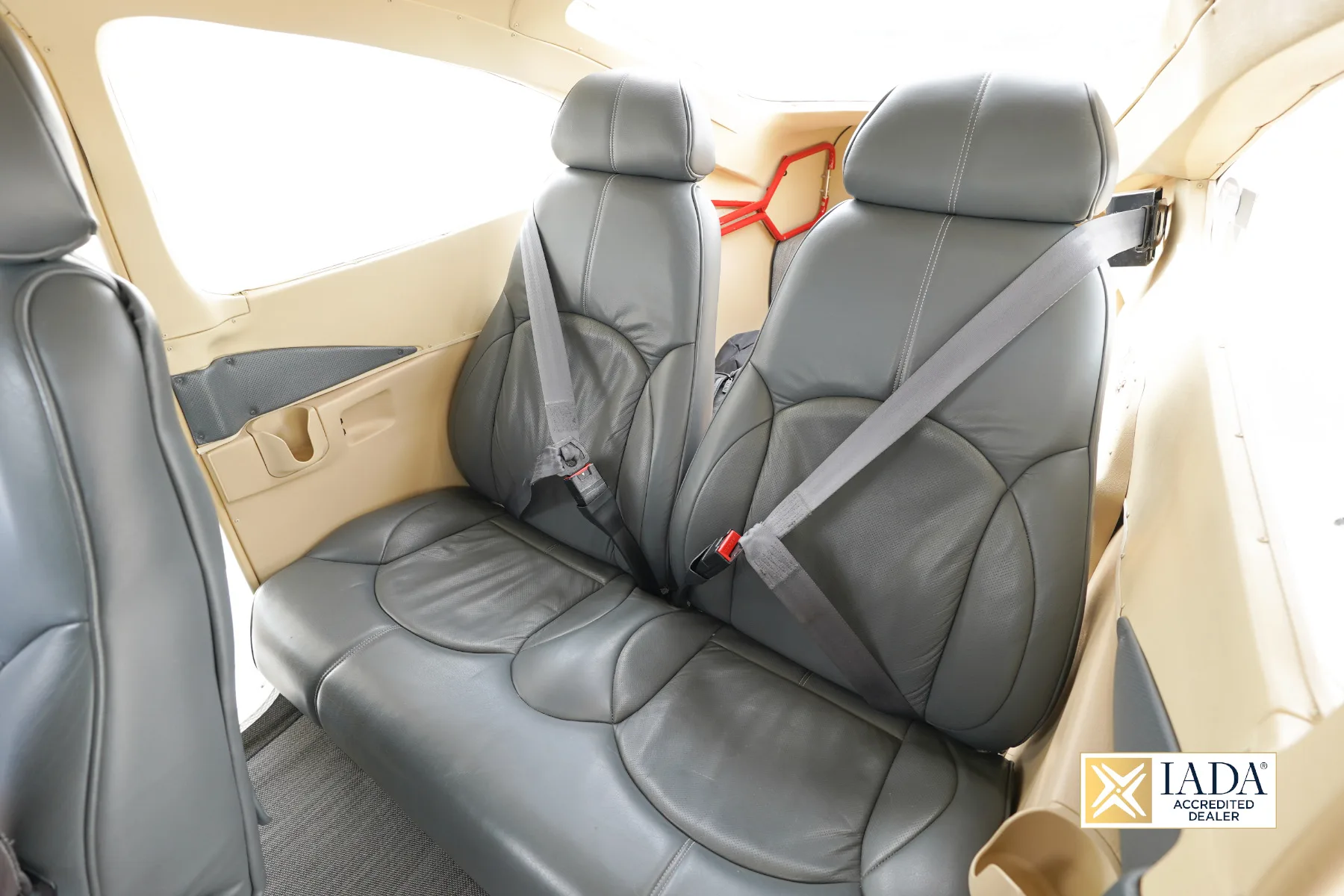 Cabin interior of a 2001 Cessna 182T SKYLANE.