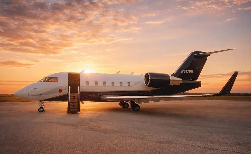 Exterior view of a 1989 Bombardier Challenger 601.