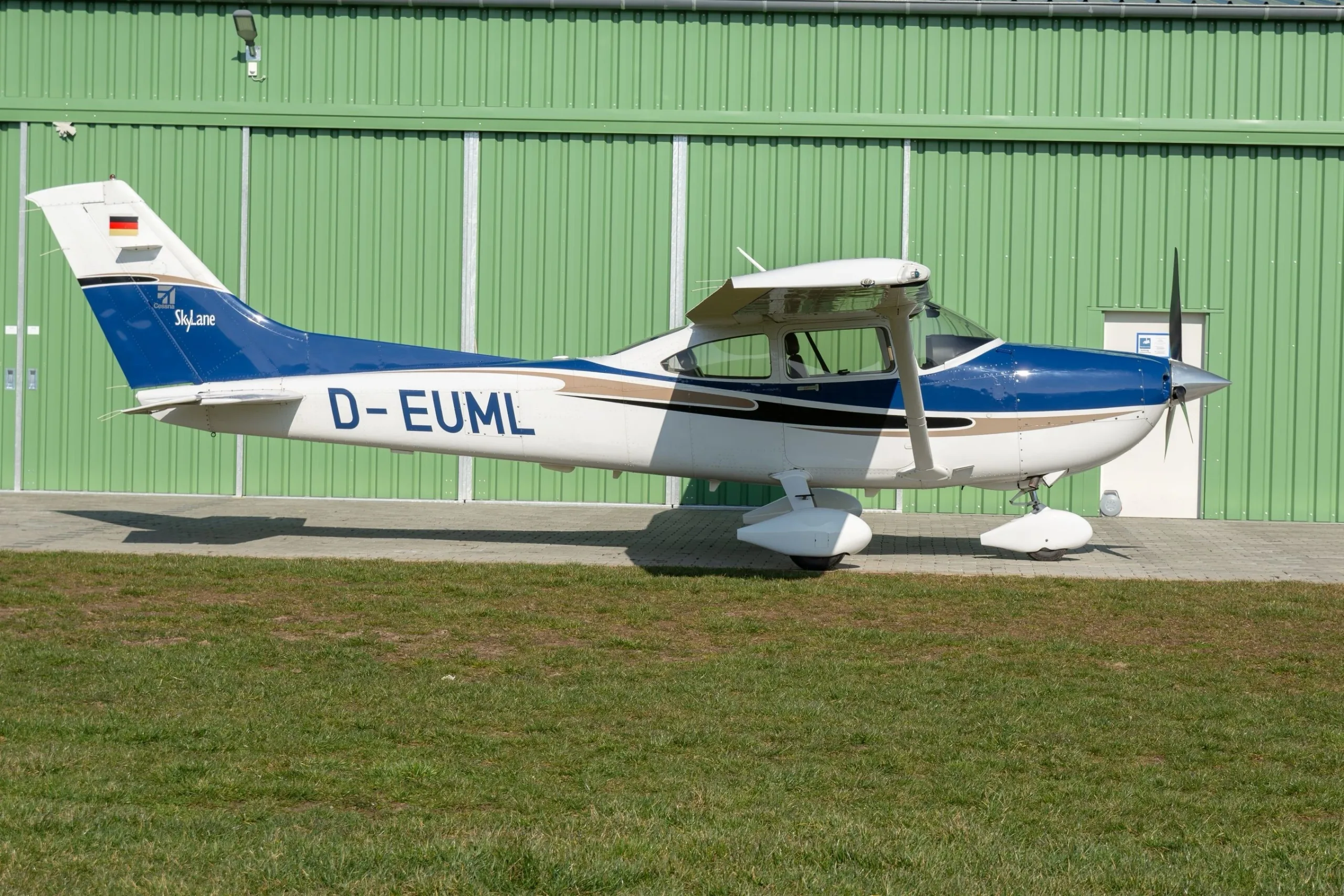 Exterior view of a 2004 Cessna 182T Skylane.