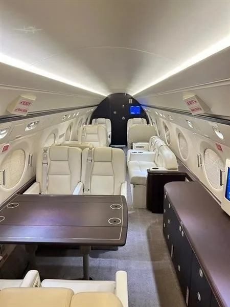 Cabin interior of a 2007 GULFSTREAM G550.