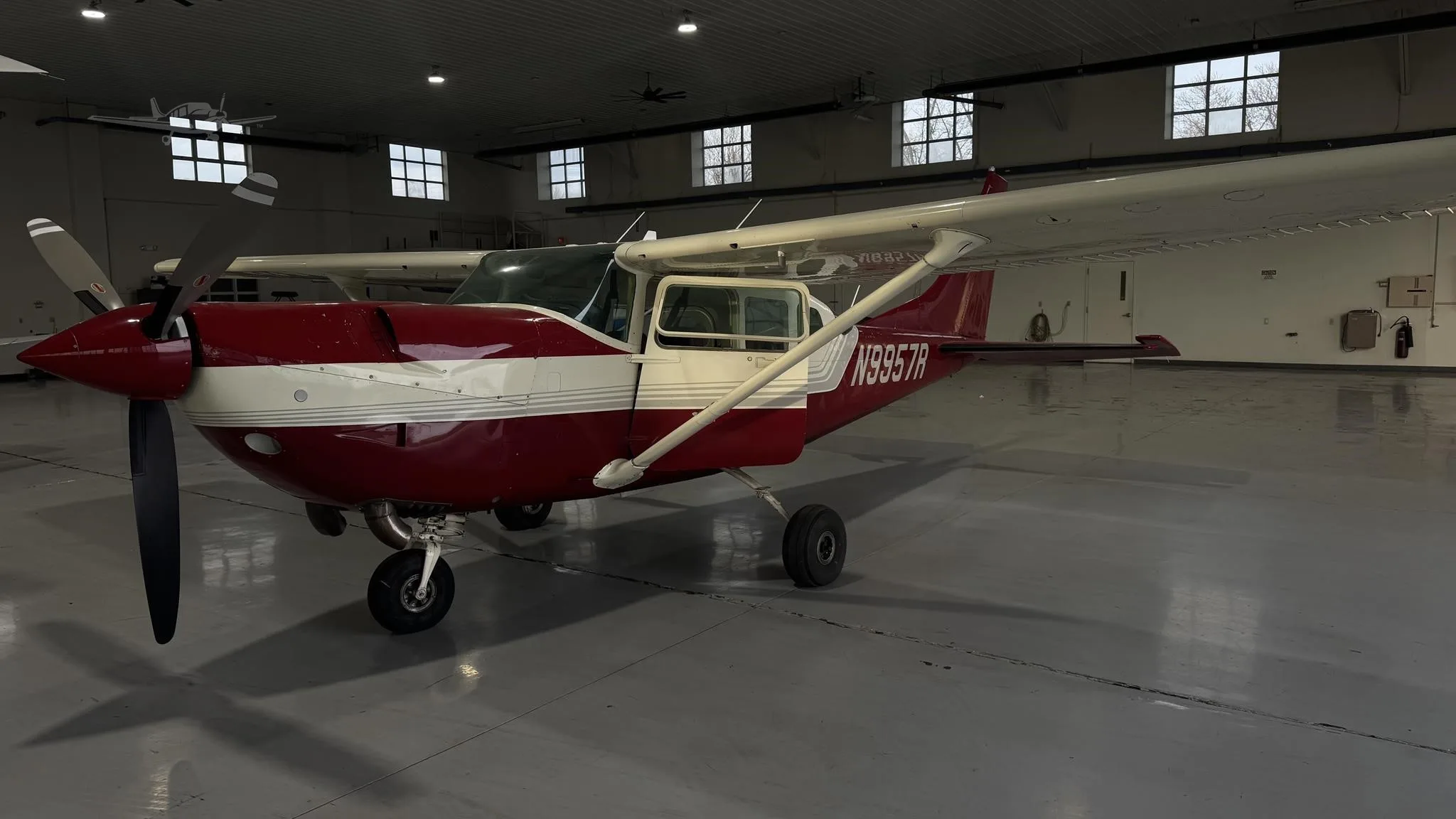 Exterior view of a 1986 CESSNA U206G STATIONAIR, N9957R.