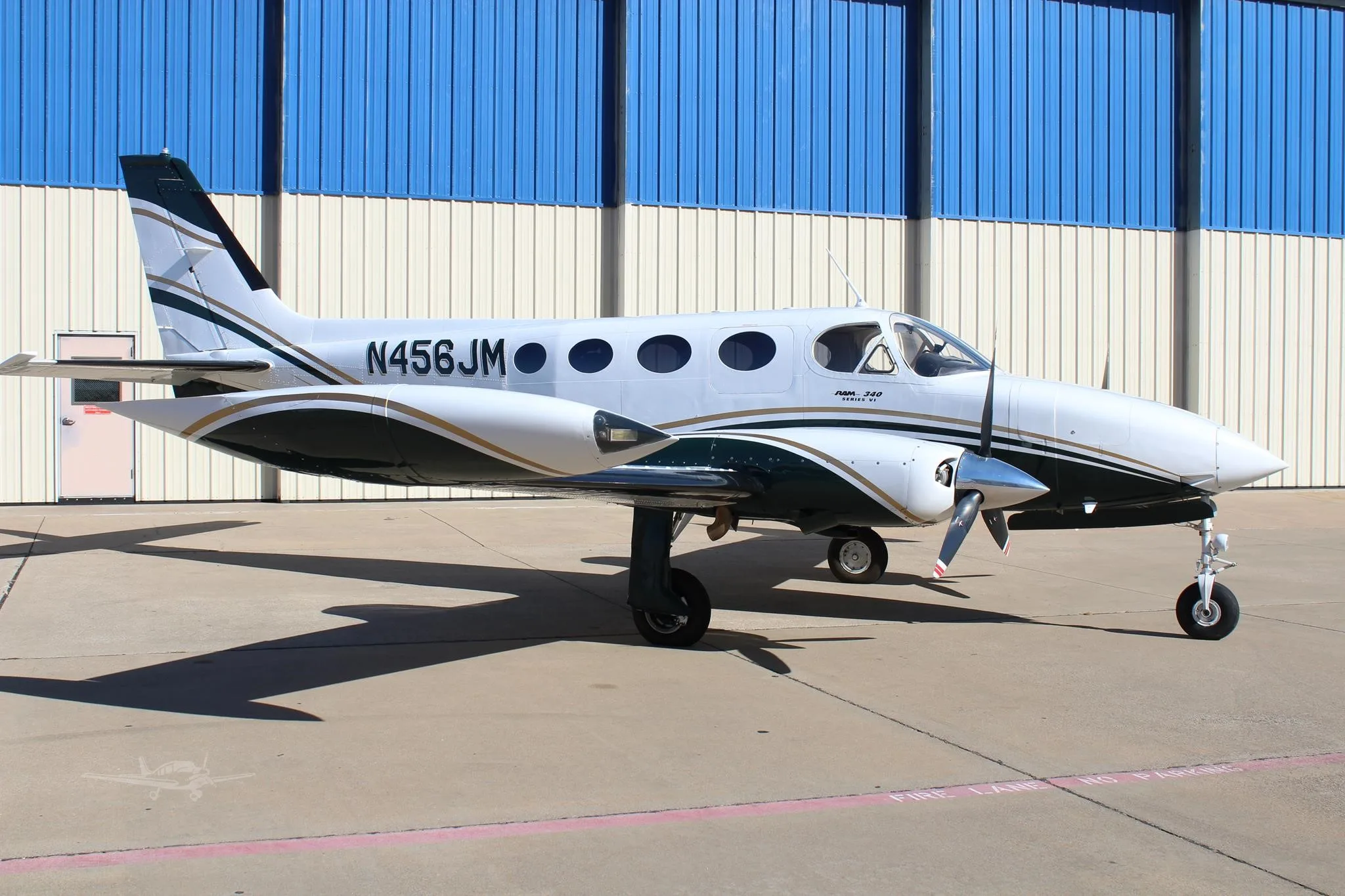 Exterior view of a 1975 CESSNA 340, N456JM.