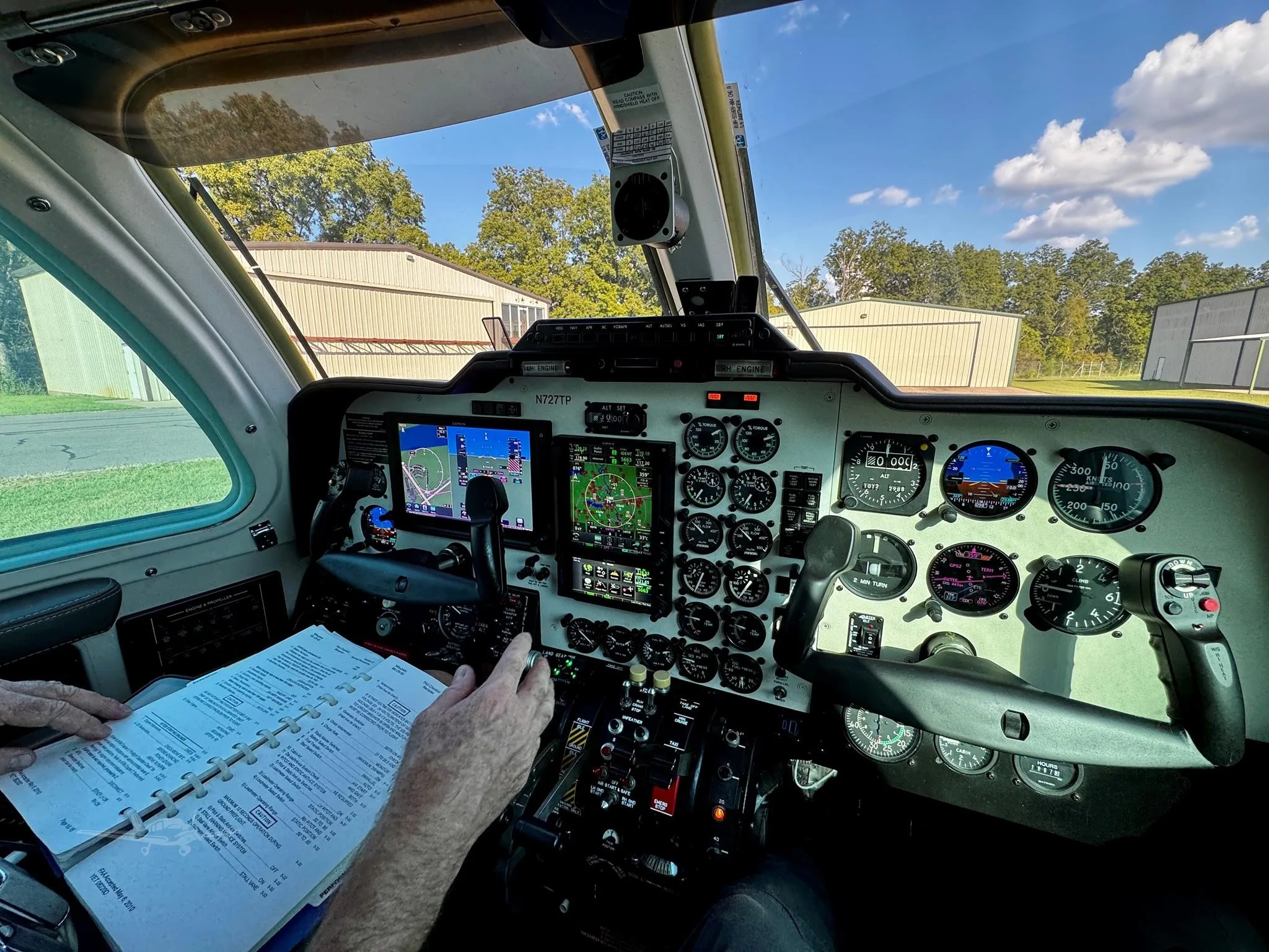 Avionics suite of a 1980 MITSUBISHI MARQUISE.