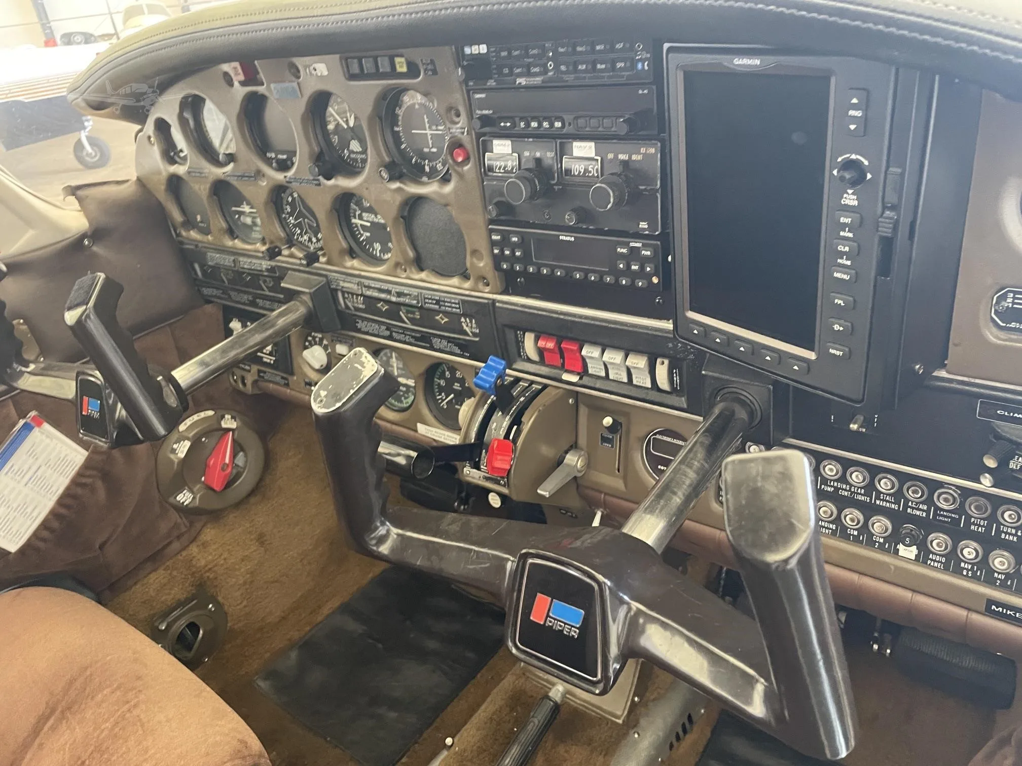 Cockpit and instrument panel of a 1979 PIPER TURBO ARROW.