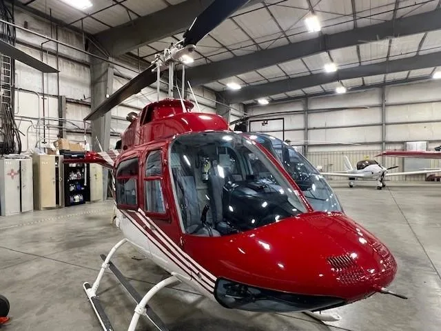 Exterior view of a 1997 BELL 206B III, N463RA.