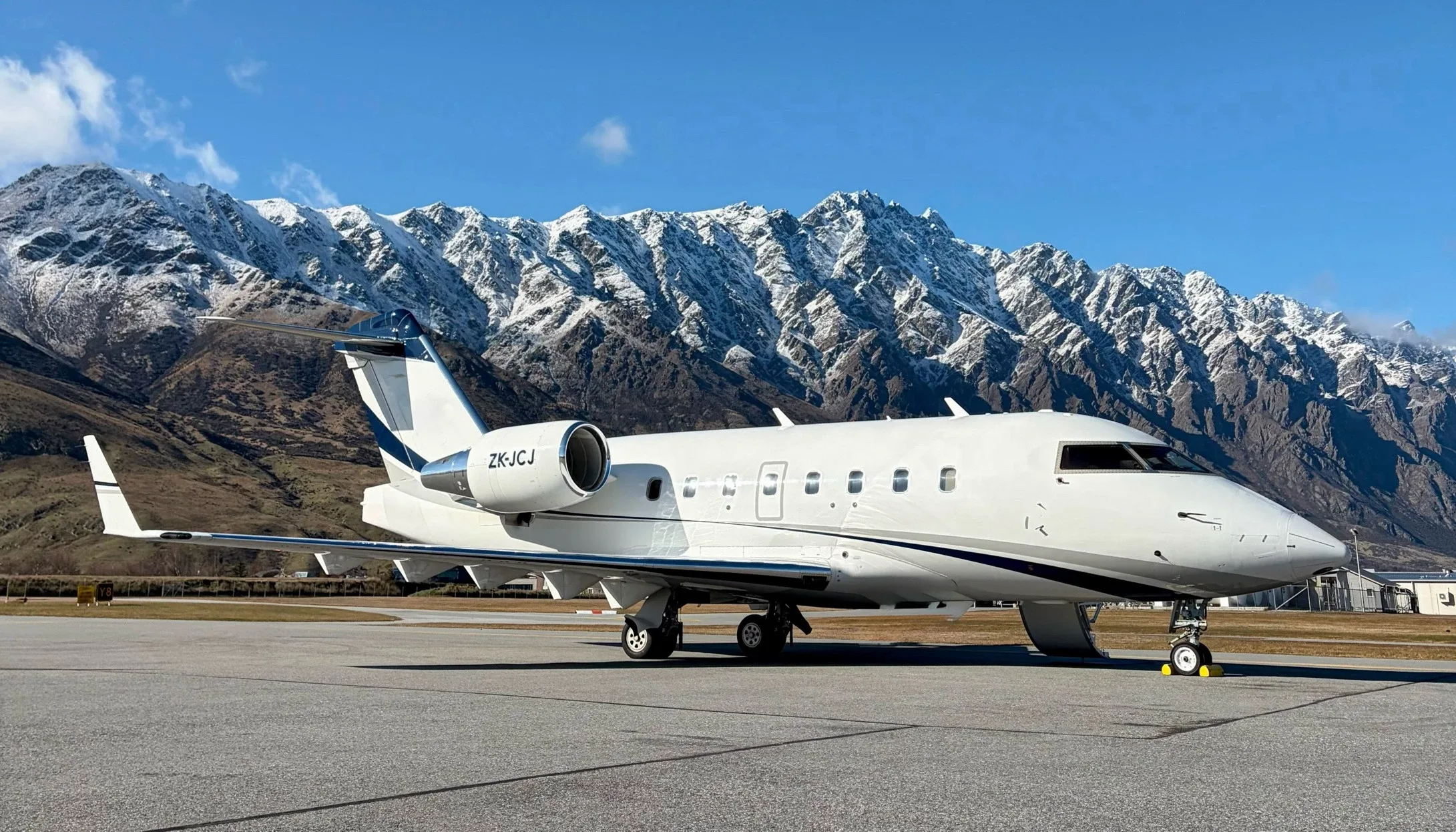 2011 Bombardier Challenger 605 SN 5852