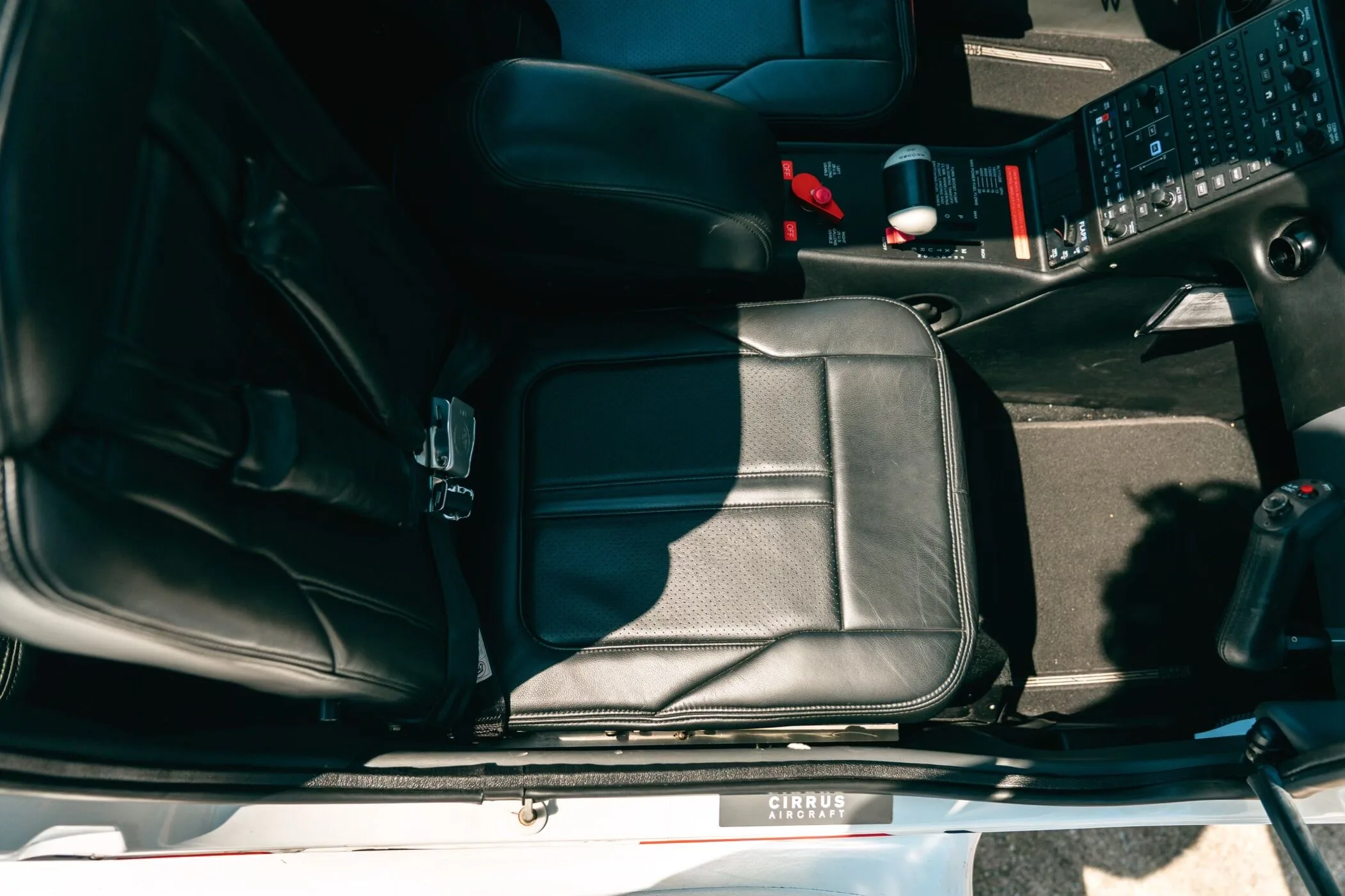Cabin interior of a 2022 Cirrus SR20-G6.