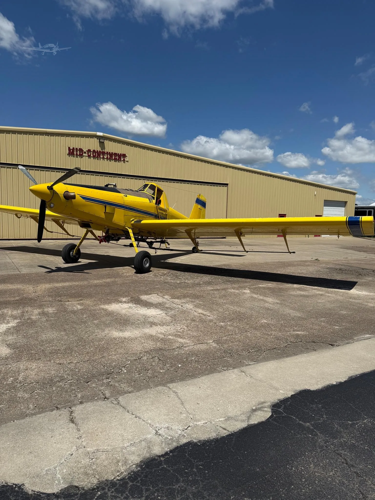 Exterior view of a 1991 AIR TRACTOR AT-502, N45506.