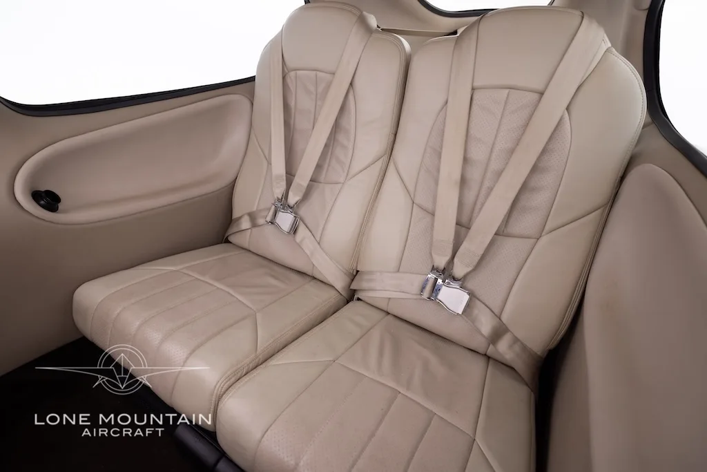 Cabin interior of a 2007 Cirrus SR20 G2.