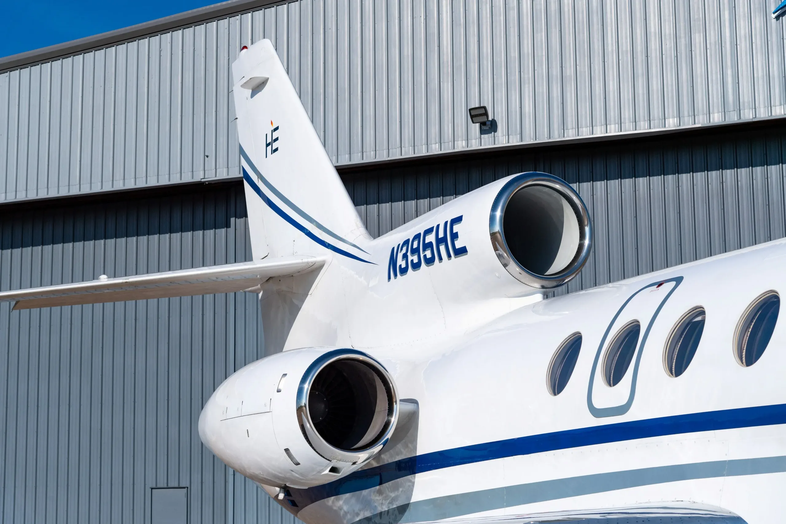 Cabin interior of a 1992 Dassault Falcon 50.