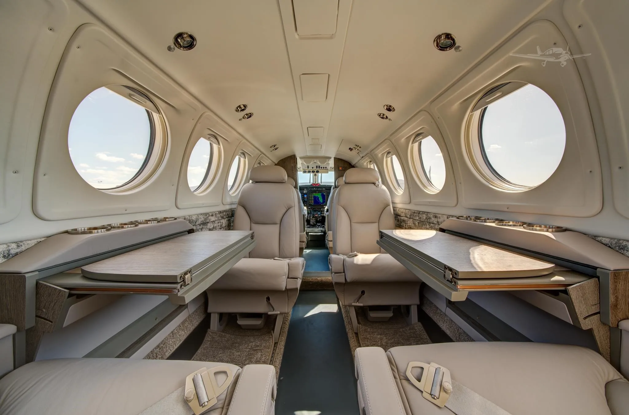 Cabin interior of a 2000 BEECHCRAFT KING AIR B200.