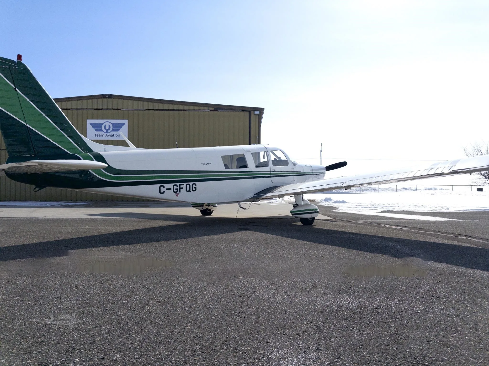 Exterior view of a 1972 PIPER CHEROKEE 6/300, C-GFQG.