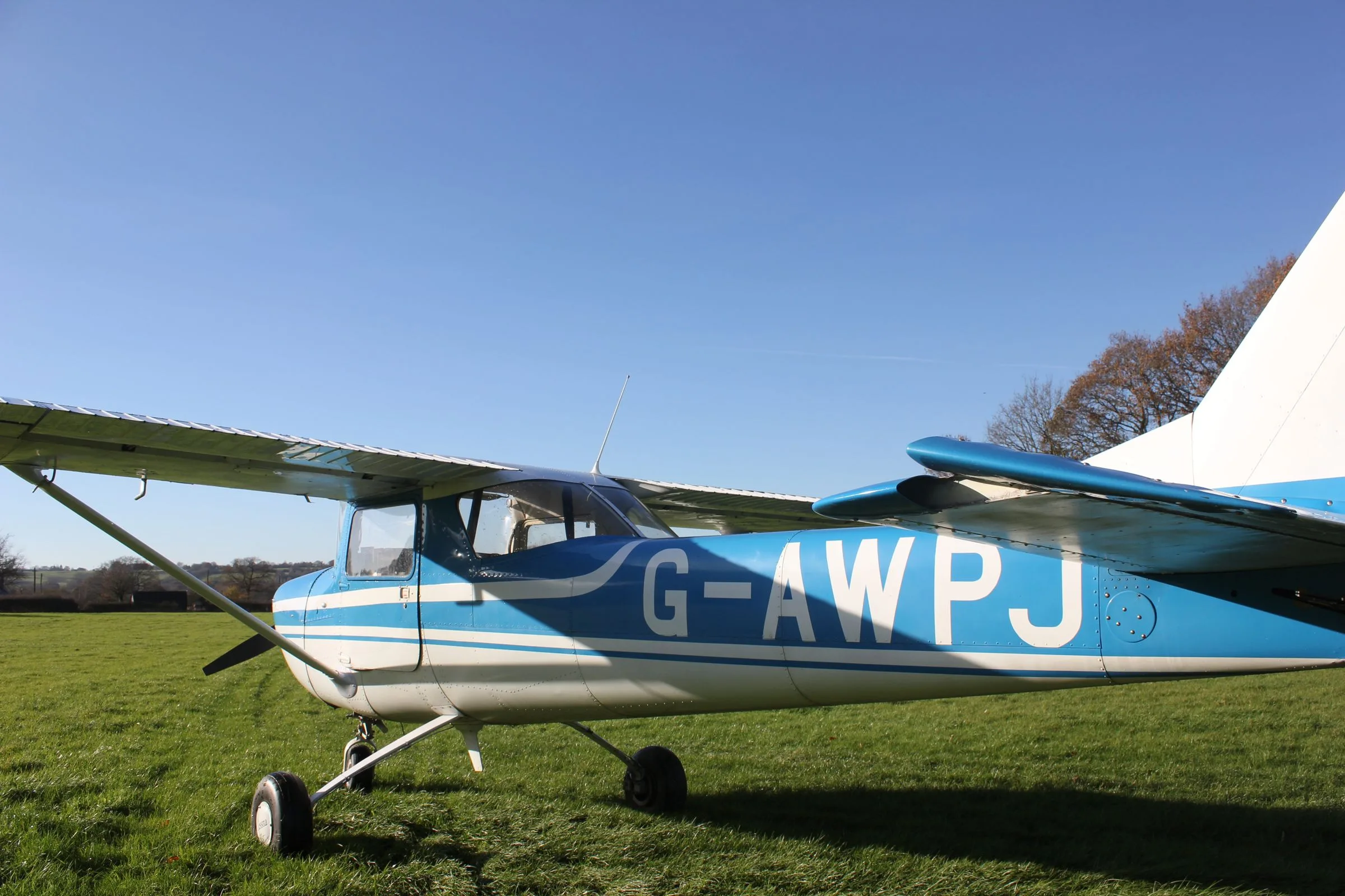 Exterior view of a 1968 Cessna F150H.
