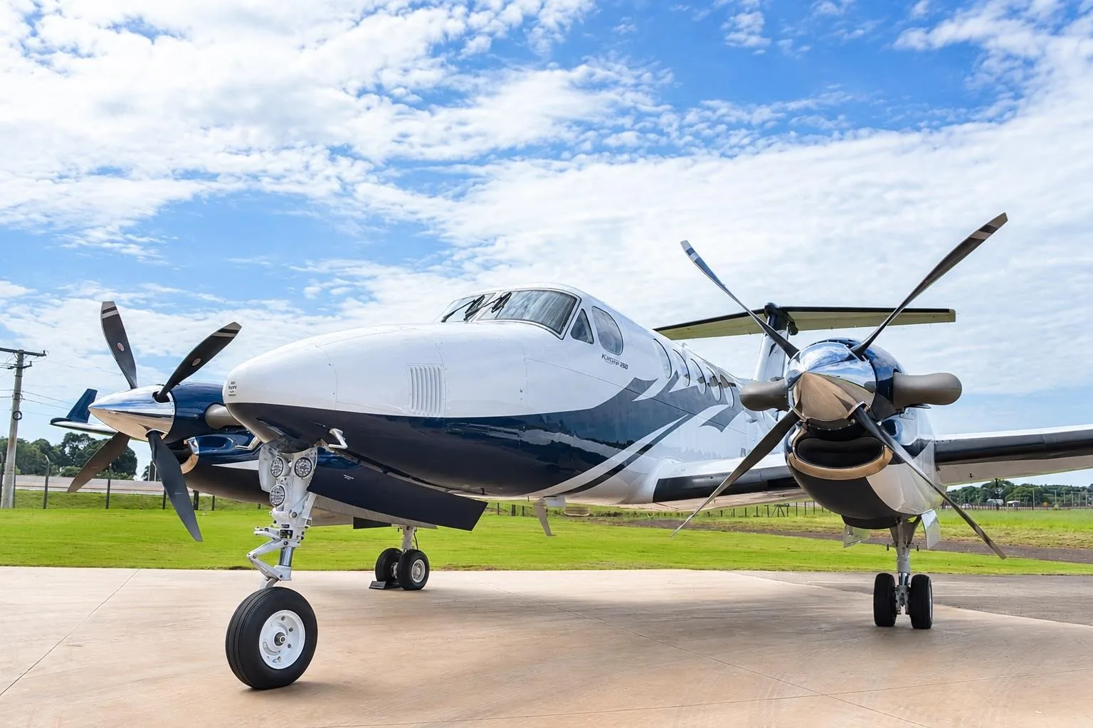 Exterior view of a 2023 BEECHCRAFT KING AIR 260, PS-INC.