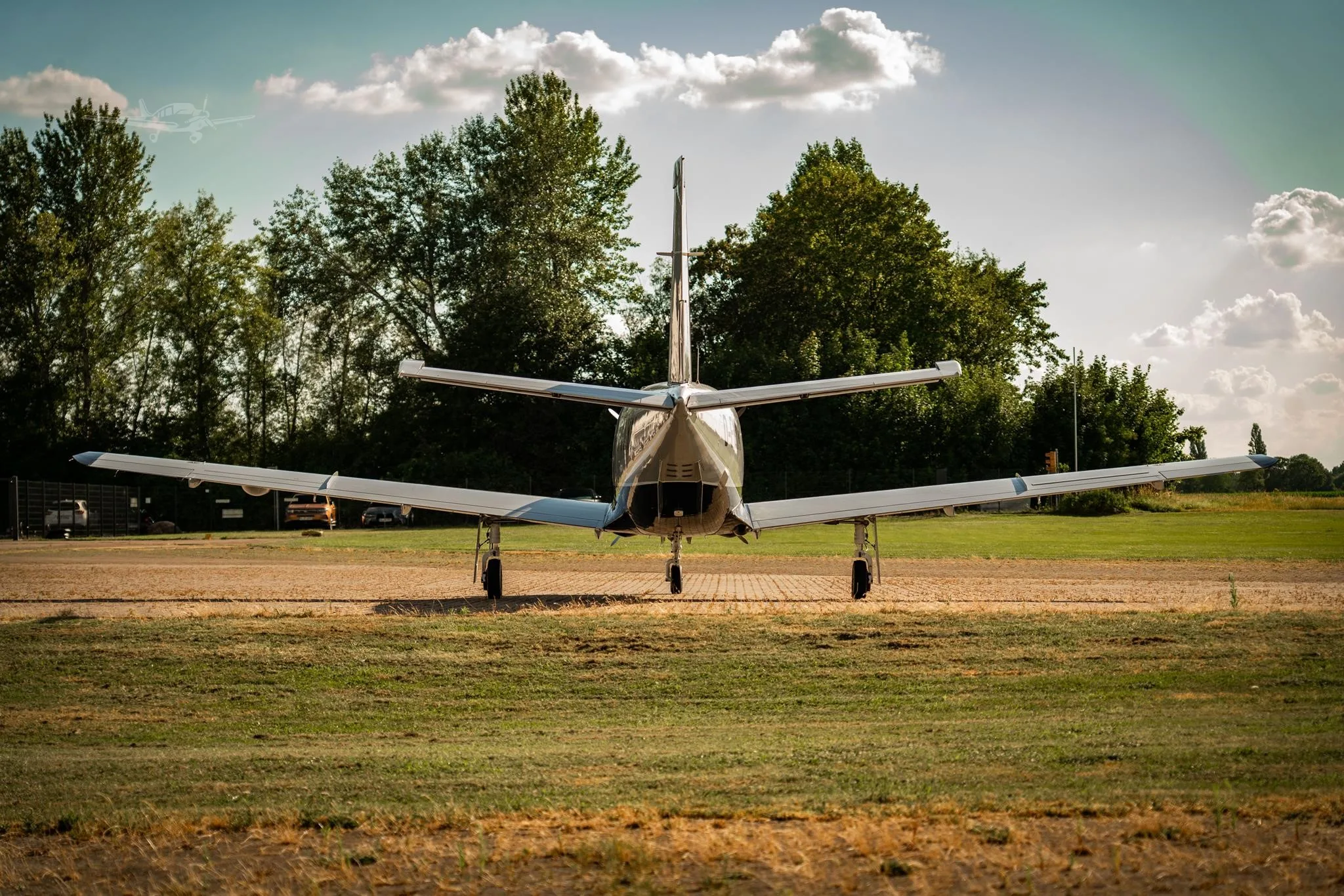 Exterior view of a 2009 DAHER TBM 850, D-FLYM.