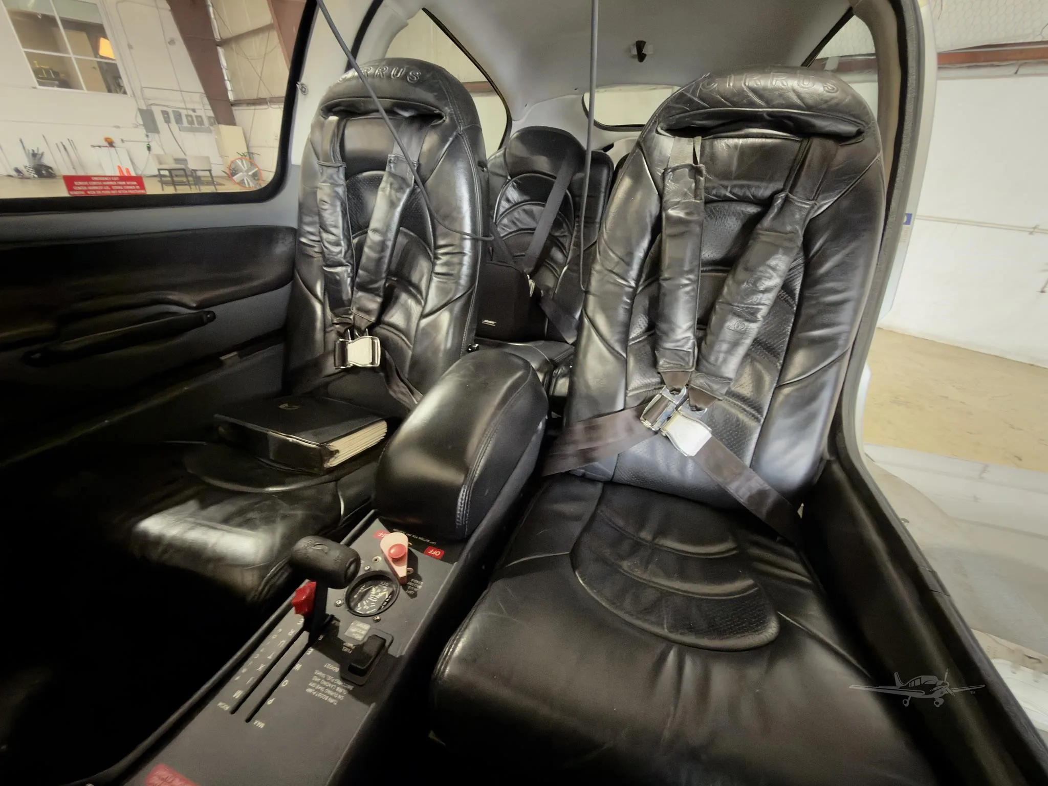 Cabin interior of a 2007 CIRRUS SR22-G3 TURBO.