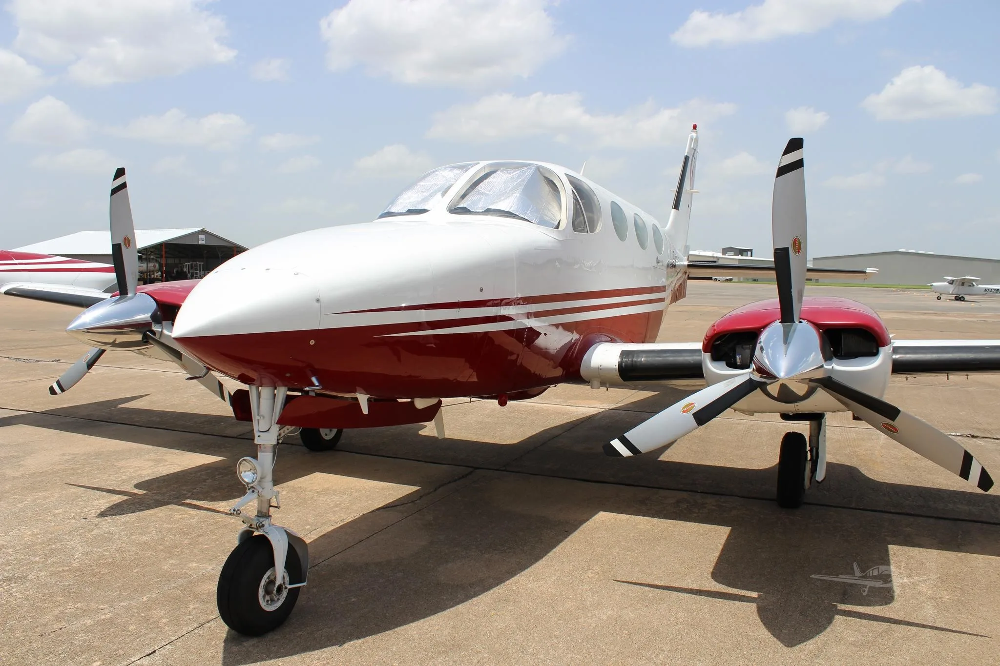 Exterior view of a 1982 CESSNA 340A, N340CT.