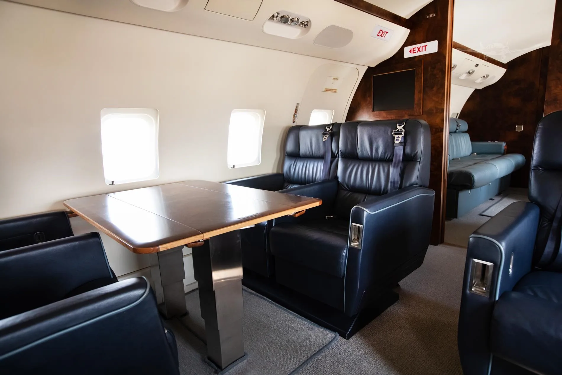 Cabin interior of a 2008 BOMBARDIER CHALLENGER 850ER.