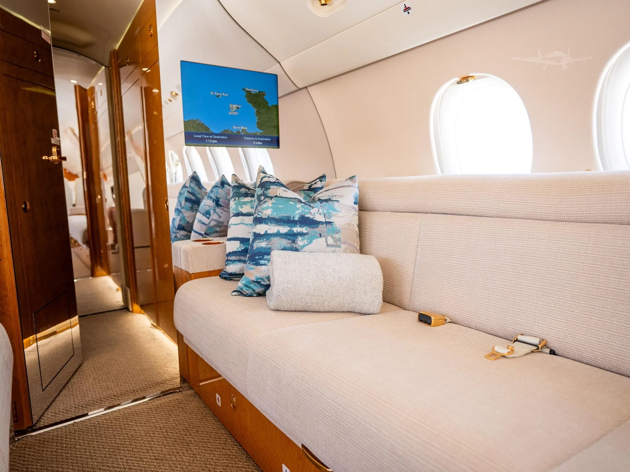 Cabin interior of a 2012 DASSAULT FALCON 7X.
