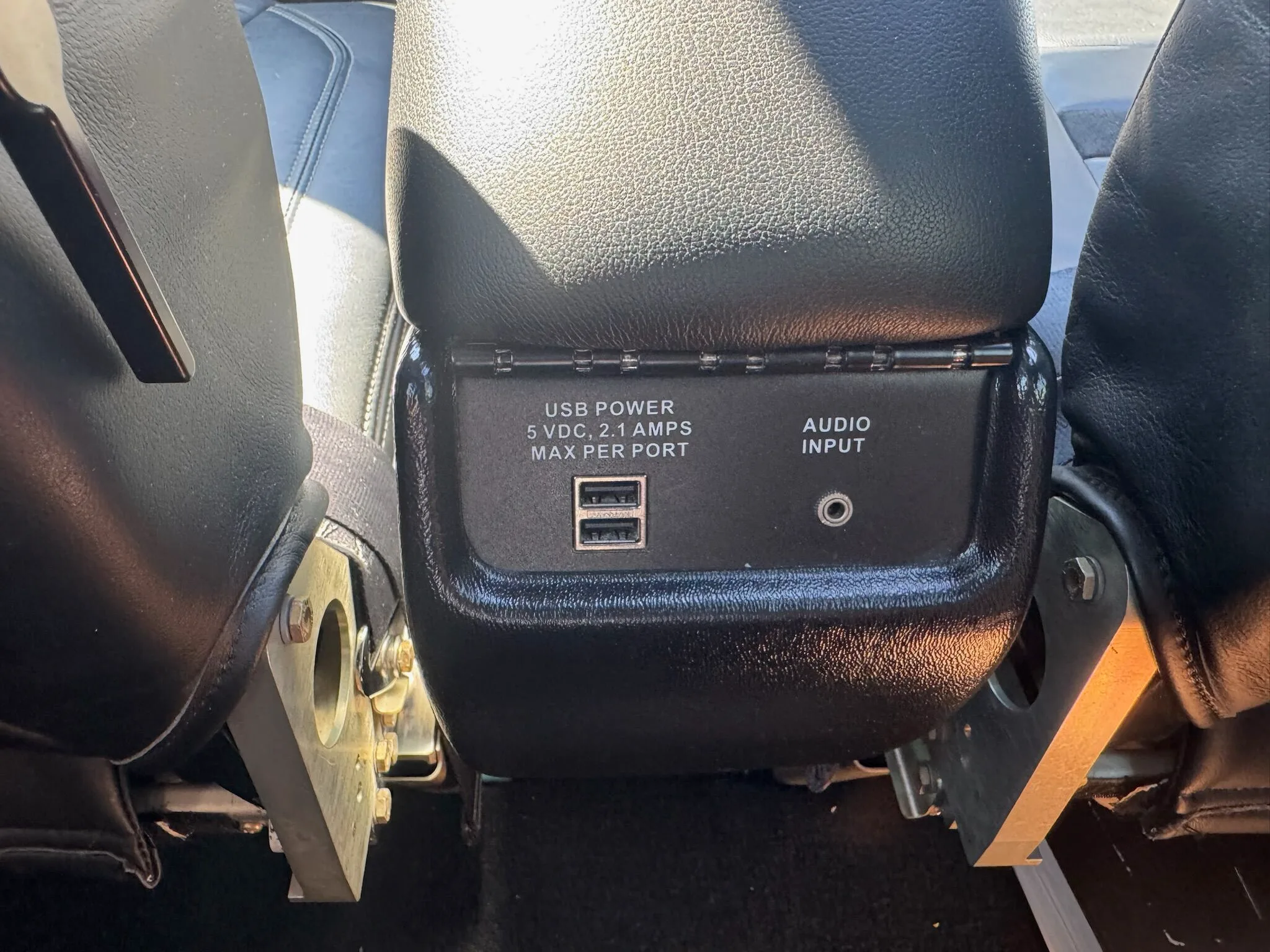 Avionics suite of a 2015 Cirrus SR22-G5 TURBO.