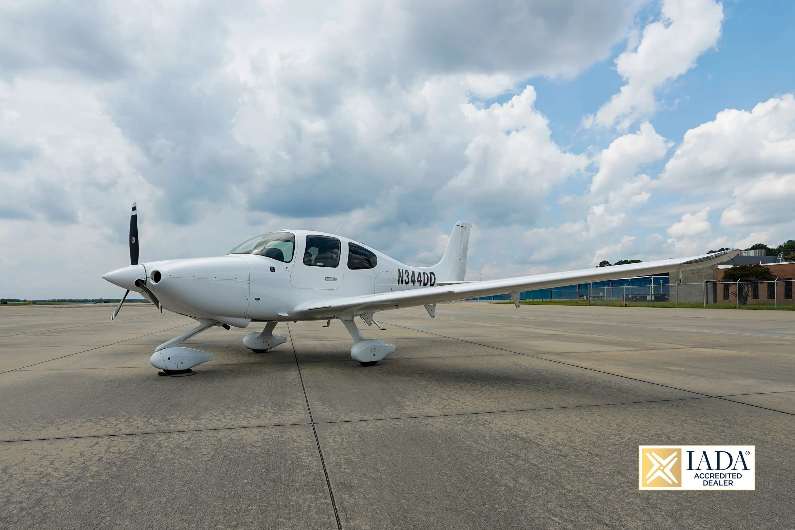 Exterior view of a 2019 Cirrus SR20 G6.