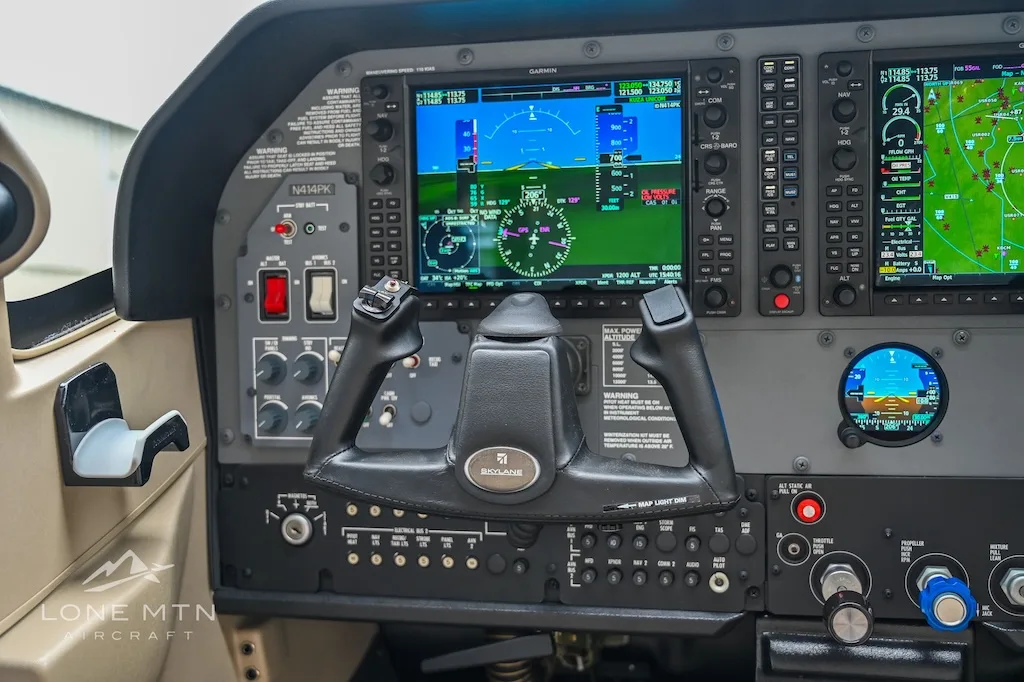 Avionics suite of a 2023 Cessna 182T Skylane.