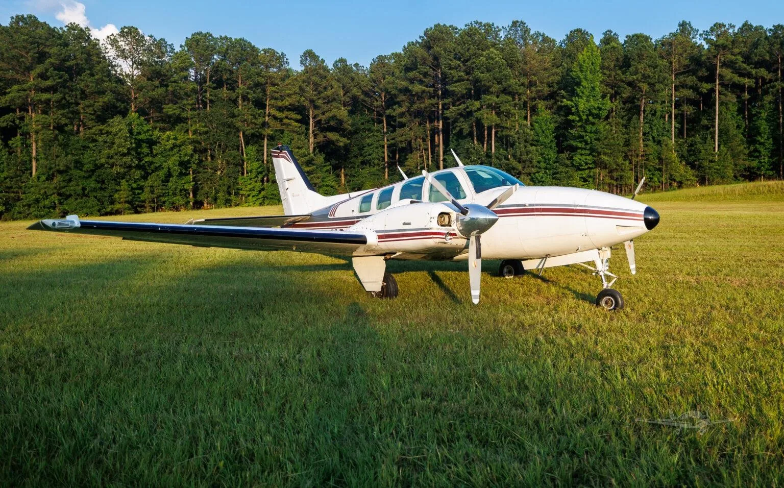 Exterior view of a 1977 BEECHCRAFT 58 BARON, N23589.