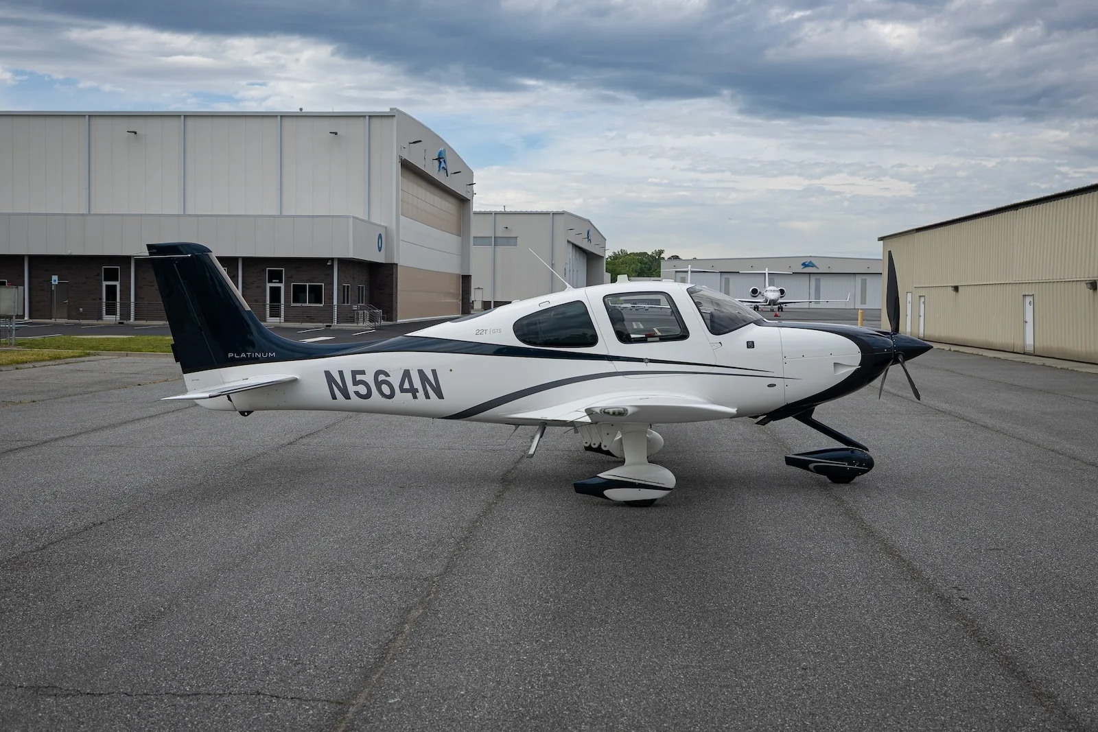 Exterior view of a 2014 Cirrus SR22T G5 GTS SN: 0921.