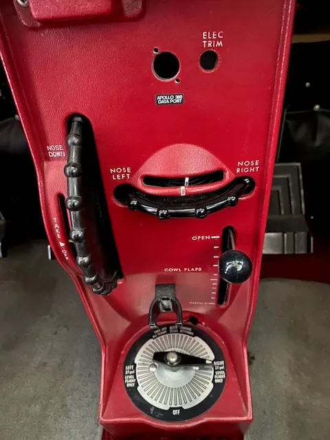 Cockpit and instrument panel of a 1977 Cessna 182Q.