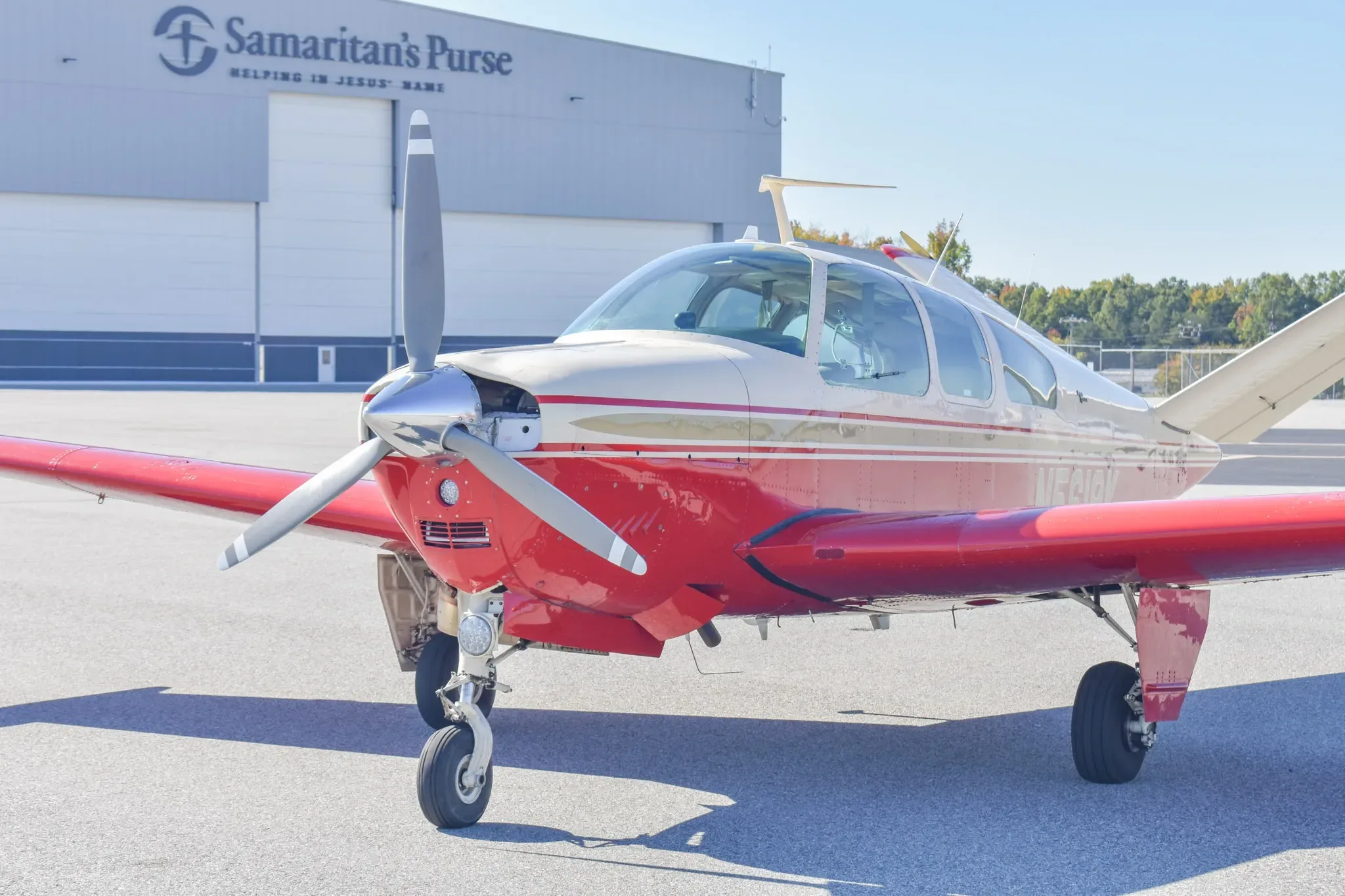 Exterior view of a 1990 Beechcraft Bonanza, N898WP.