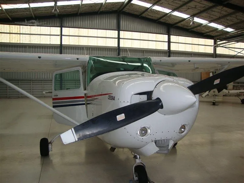Exterior view of a 1978 CESSNA R182RG SKYLANE, ZK-MPE.