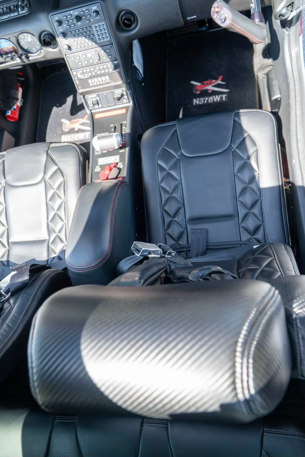 Cabin interior of a 2014 Cirrus SR22-G5 TURBO.