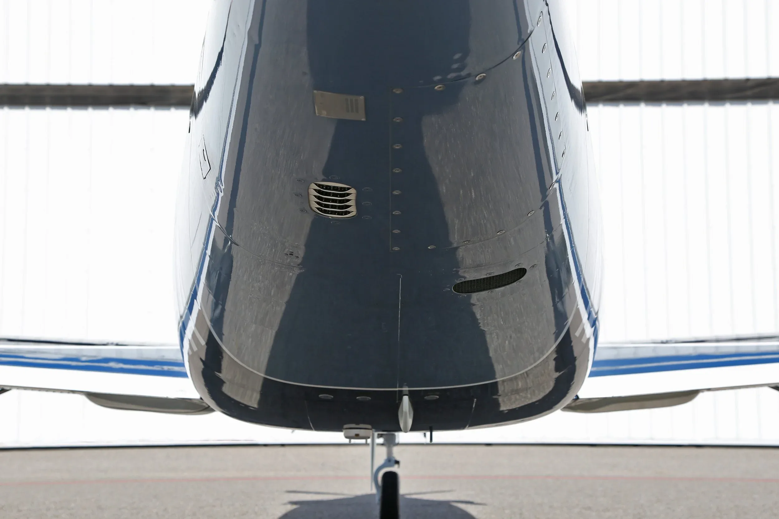 Engine detail of a 2008 Piper MERIDIAN PA-46-500TP.