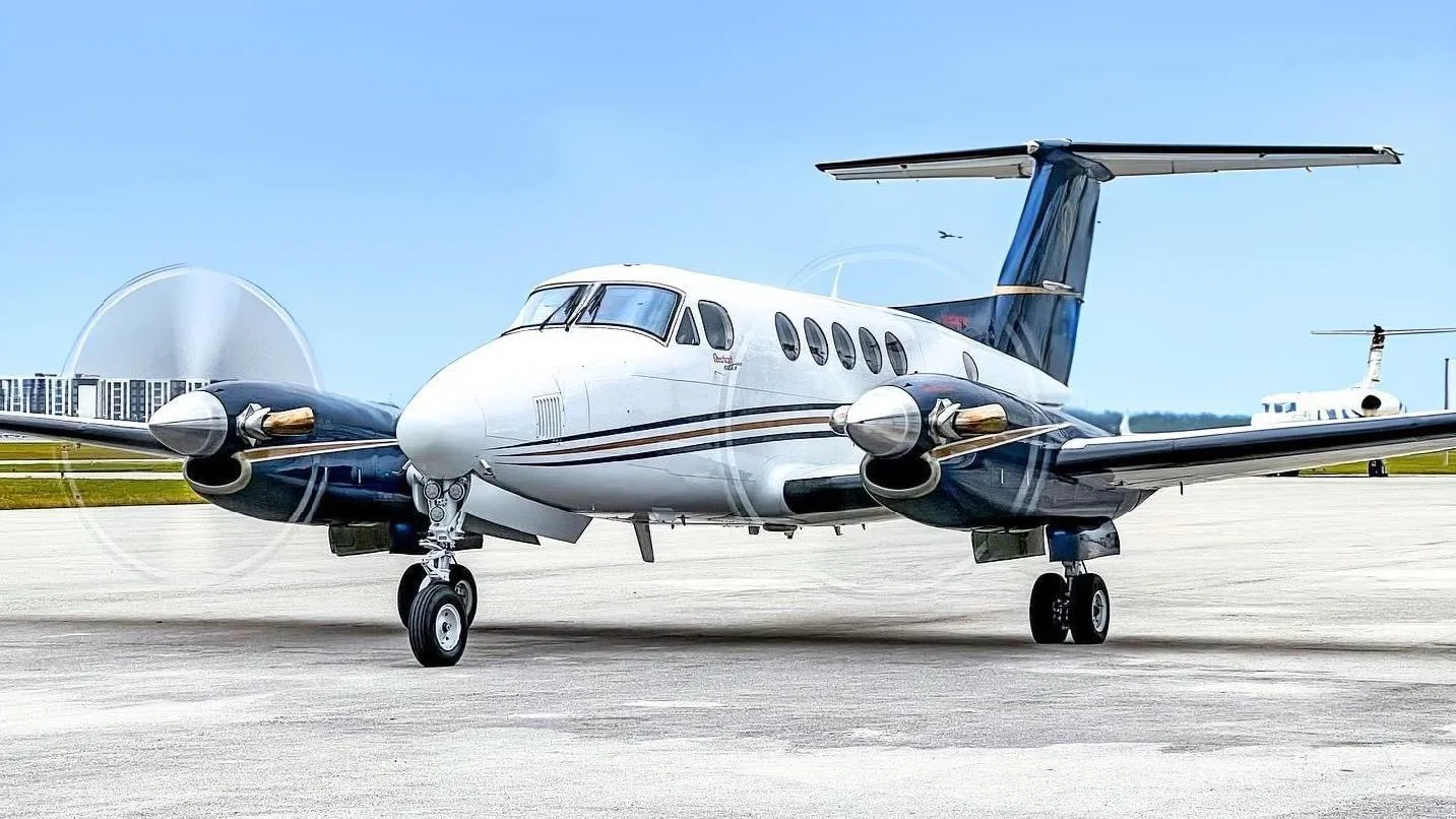 Exterior view of a 1979 BEECHCRAFT KING AIR 200, N970KR.