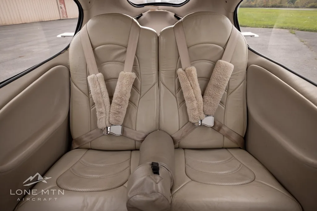 Cabin interior of a 2004 Cirrus SR22 G2.