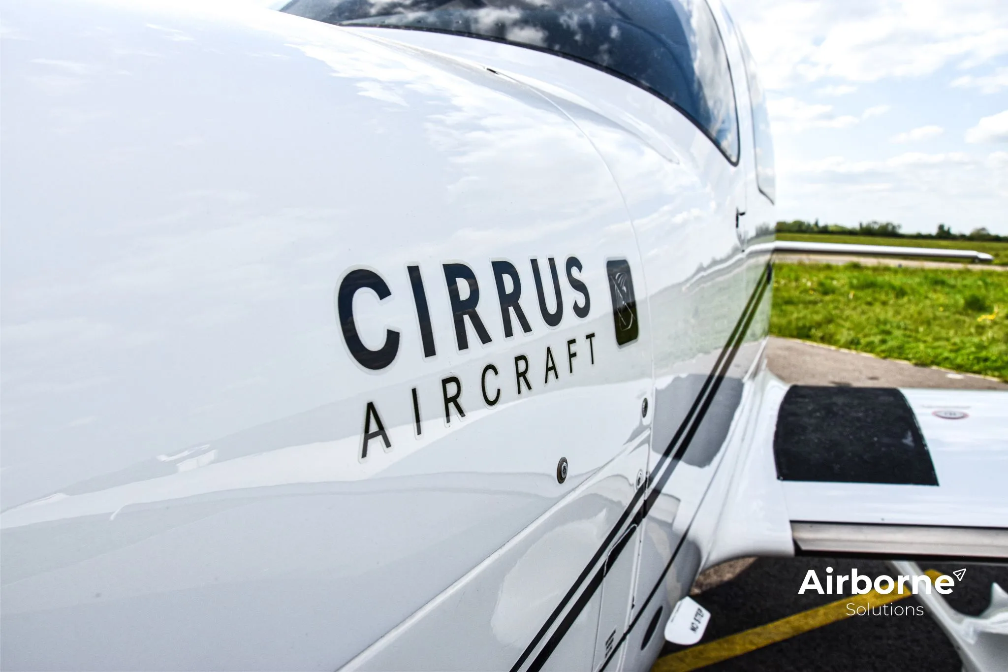 Exterior view of a 2013 Cirrus SR22 G5.