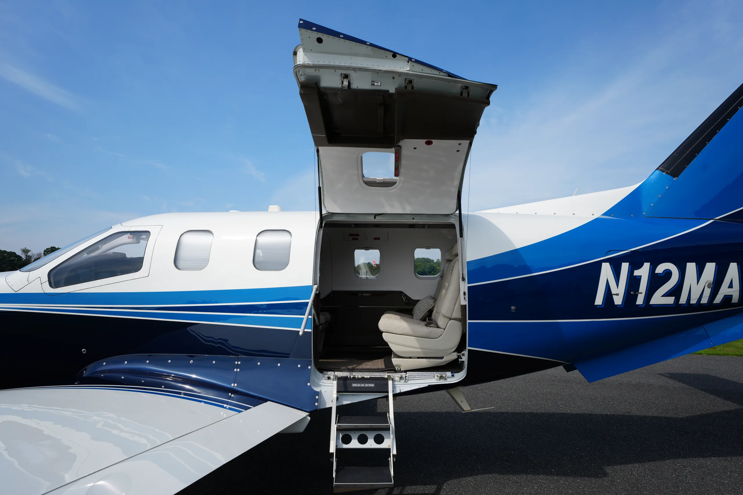 Cabin interior of a 2005 Daher TBM 700C2, 318.