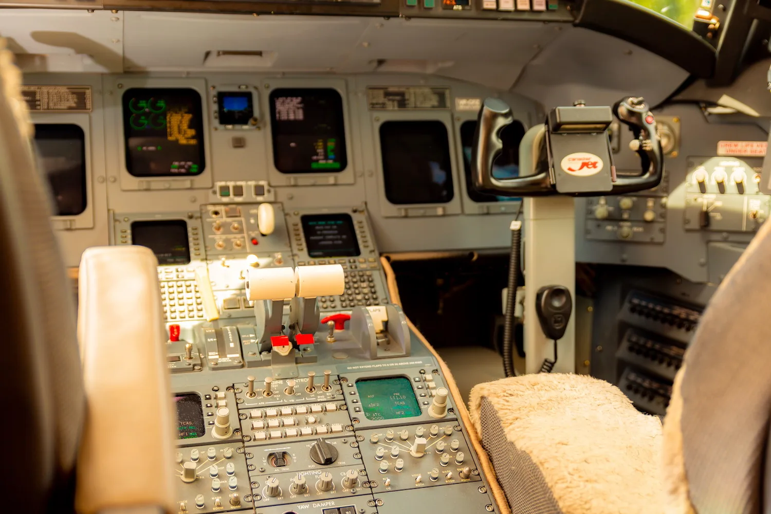 Cockpit and instrument panel of a 2008 Bombardier Challenger 850 MSN 8068 “VP-CFZ”.