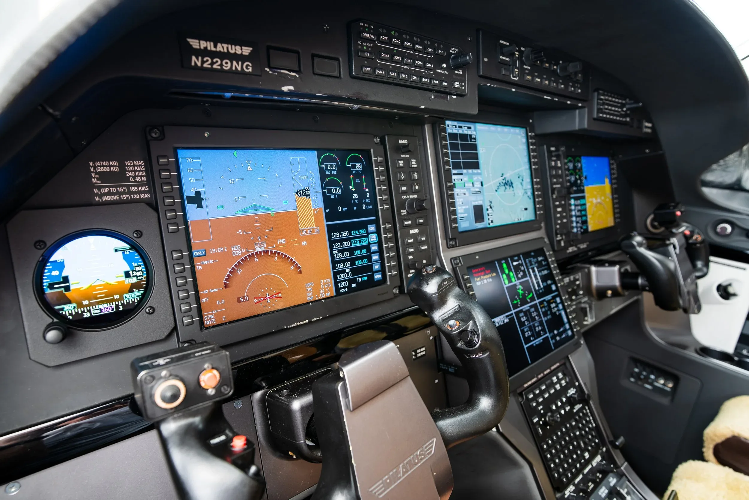 Cockpit and instrument panel of a 2010 Pilatus PC-12 NG — Aircraft Executives.